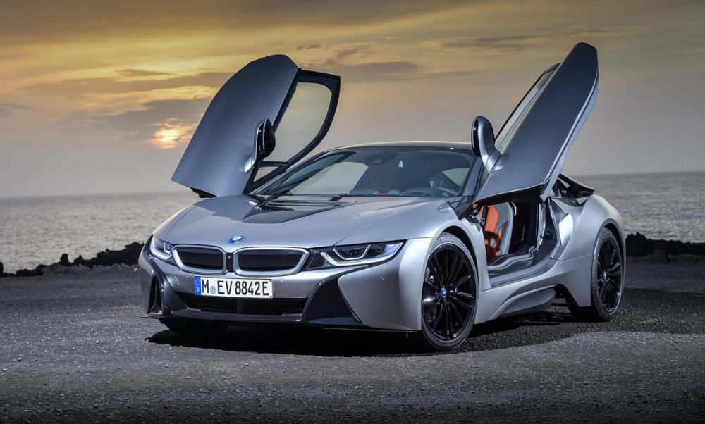 BMW гордится тем, что i8 - самые популярные спортивные гибриды в мире